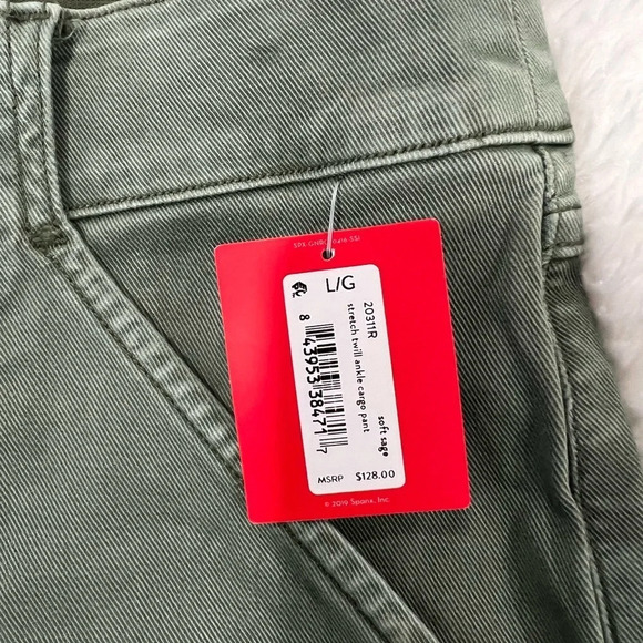 SPANX Stretch Twill Ankle Cargo Pant soft sage - Picture 8 of 10